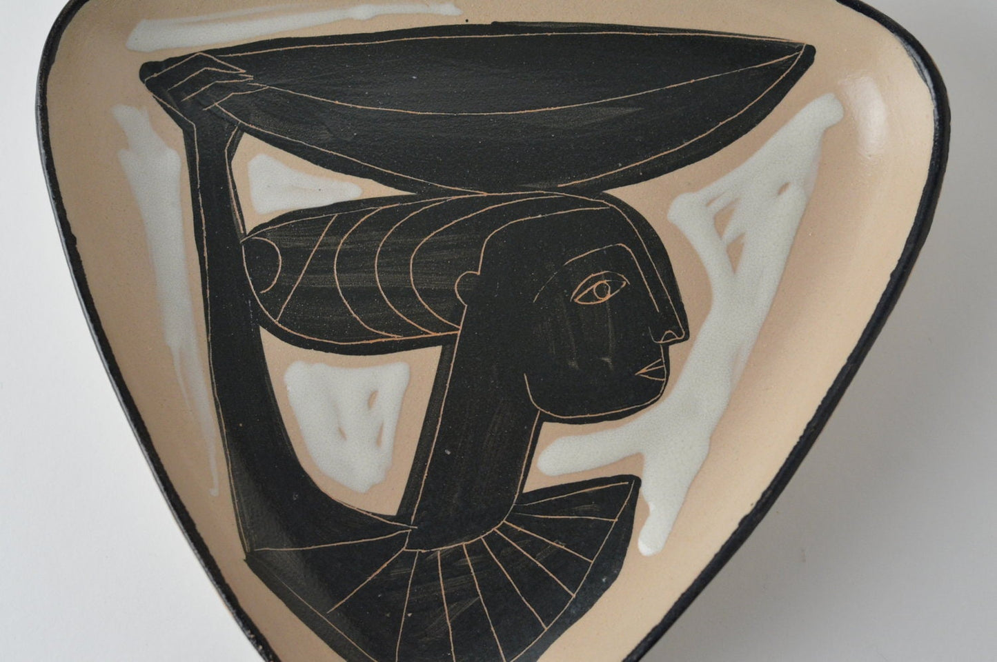 1970 – Triangular ceramic dish by Philippe Lambercy