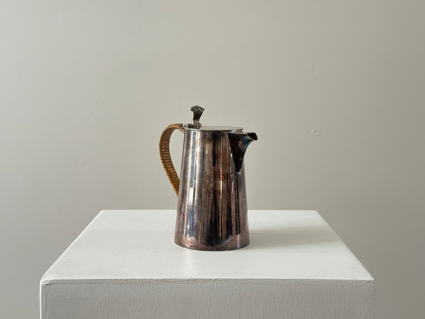 1889 – Early modernist Gorham 1 pint pot