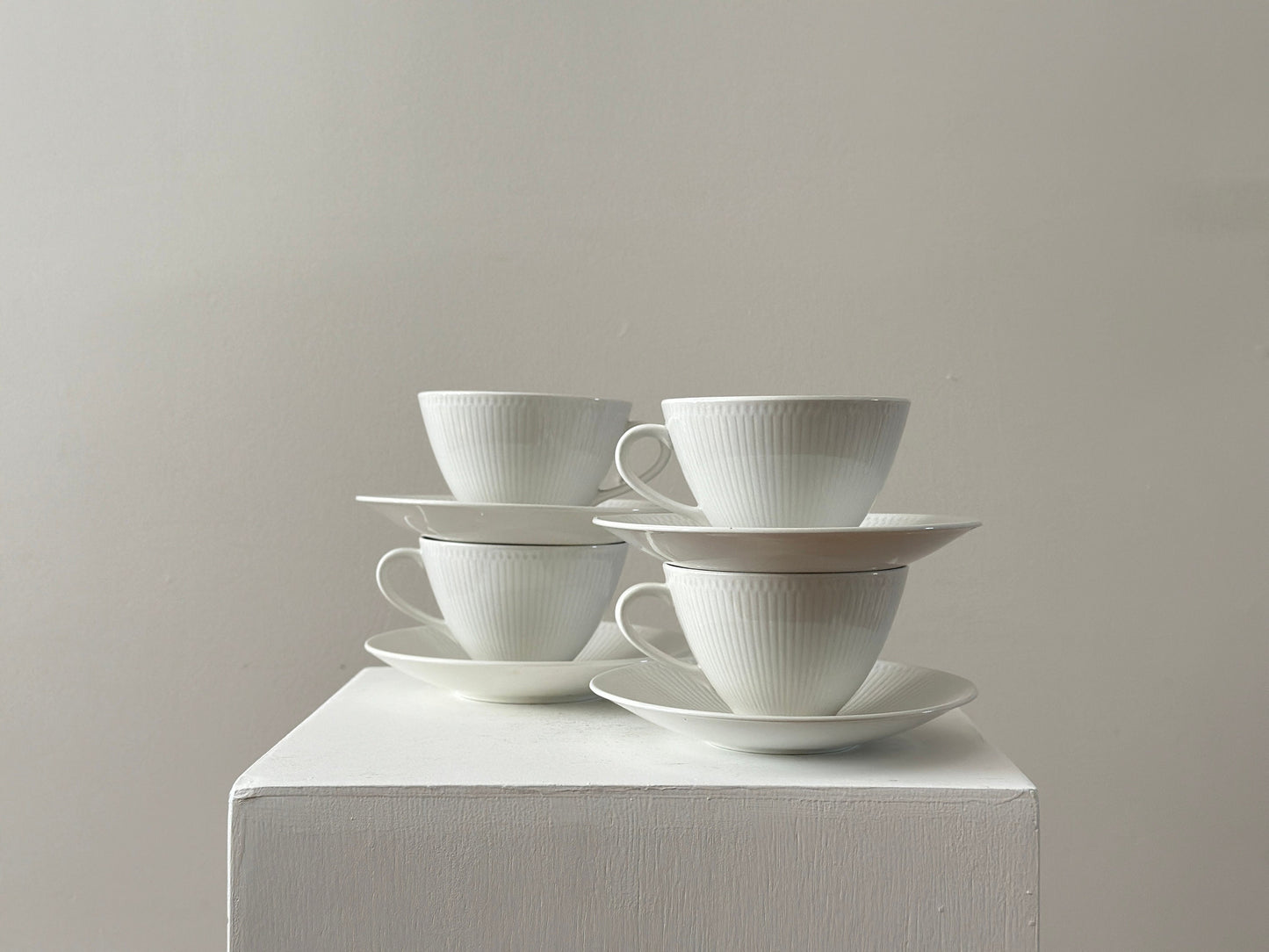 1957 – Hertha Bengtson set of 4 Rörstrand white teacups and saucers