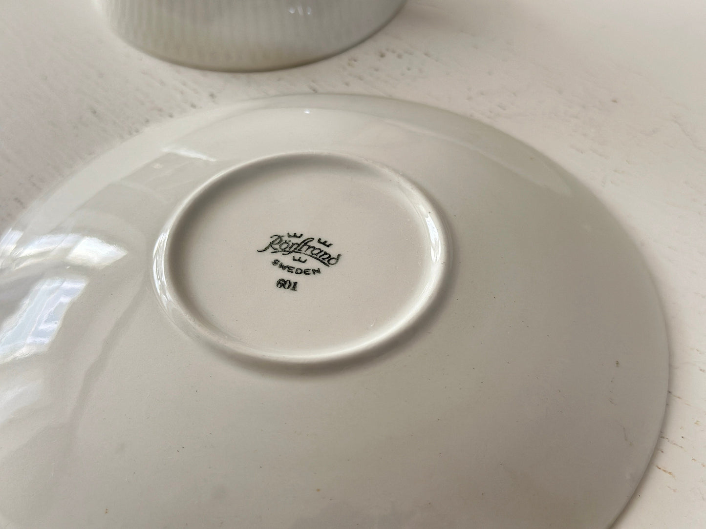 1957 – Hertha Bengtson set of 4 Rörstrand white teacups and saucers