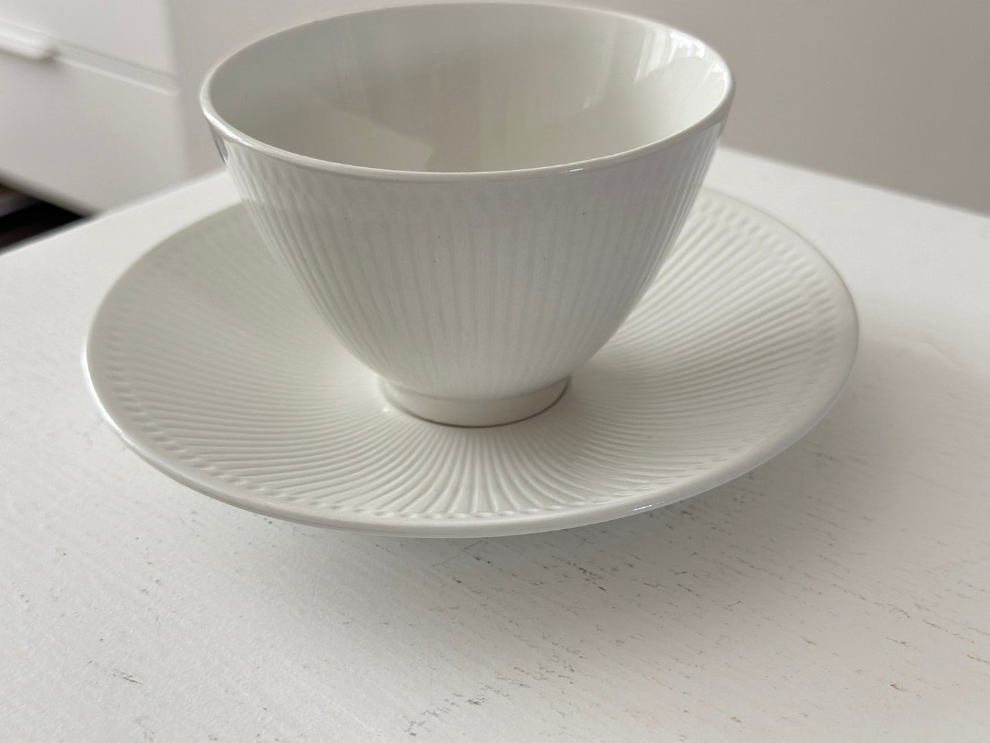 1957 – Hertha Bengtson set of 4 Rörstrand white teacups and saucers