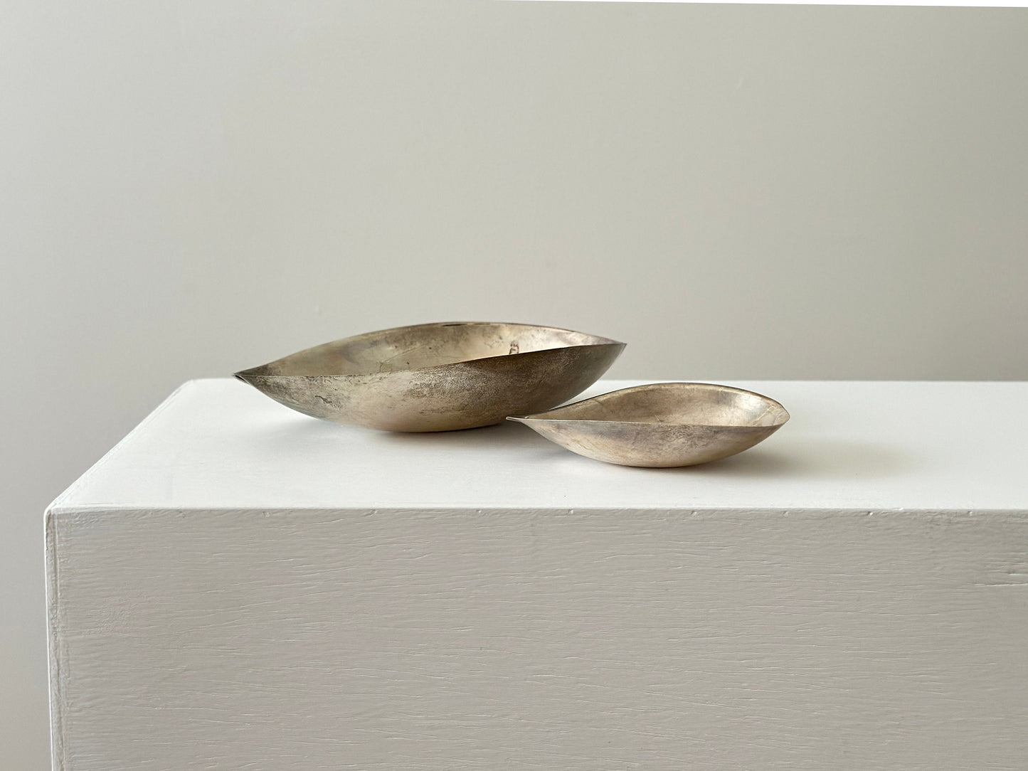 1955 – Tapio Wirkkala silver leaf dishes for Kultakeskus Oy