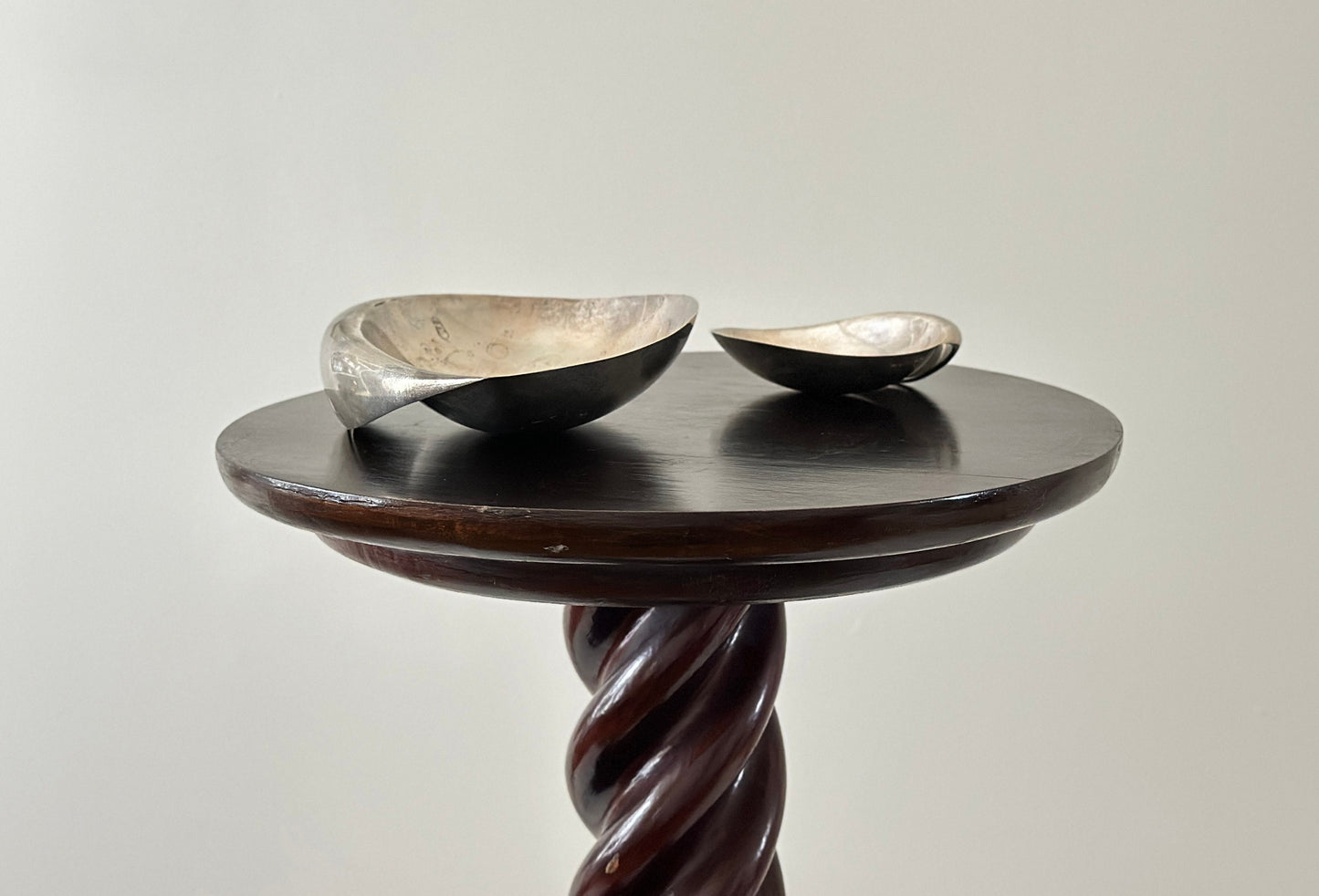 1955 – Tapio Wirkkala silver leaf dishes for Kultakeskus Oy