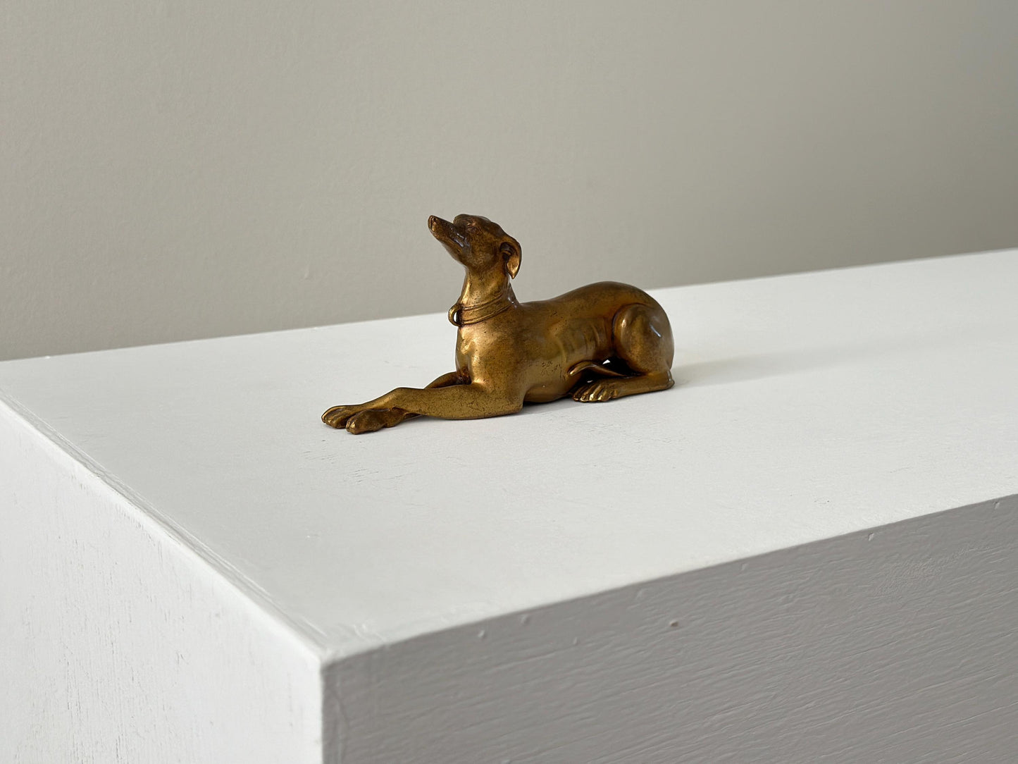 1930s – Golden bronze finished metal whippet dog figure, small sculpture, by Jennings Brothers