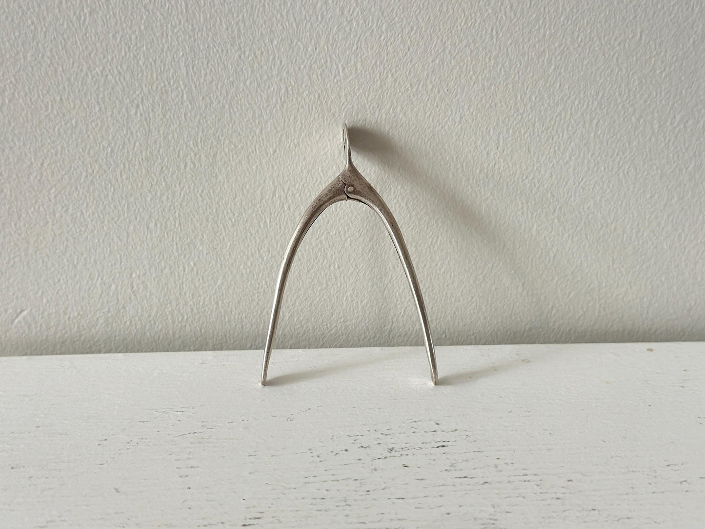 1910s – Edwardian sterling silver wishbone sugar tongs with hallmarks