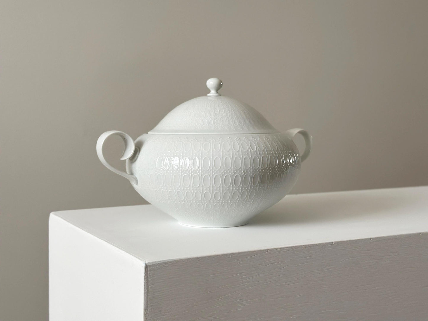 1960s – Mid Century Tureen designed by Bjørn Wiinblad for Rosenthal
