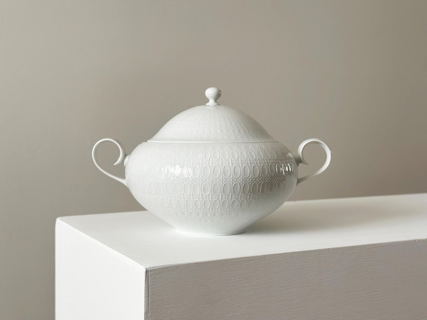 1960s – Mid Century Tureen designed by Bjørn Wiinblad for Rosenthal