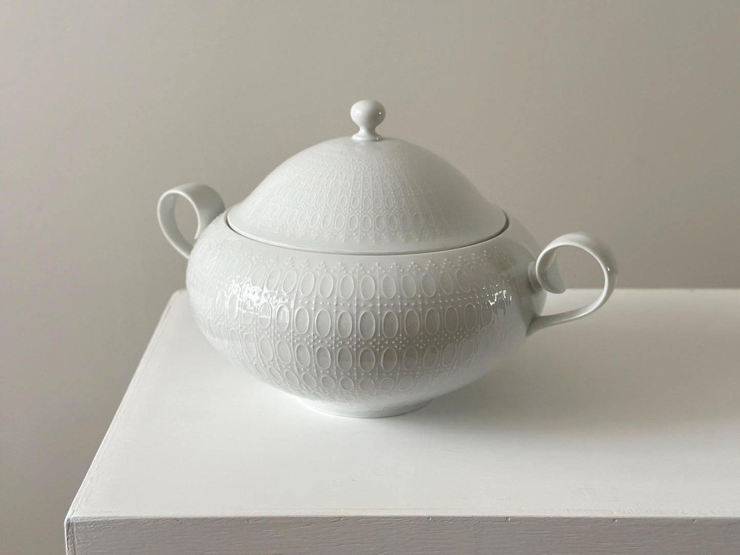 1960s – Mid Century Tureen designed by Bjørn Wiinblad for Rosenthal
