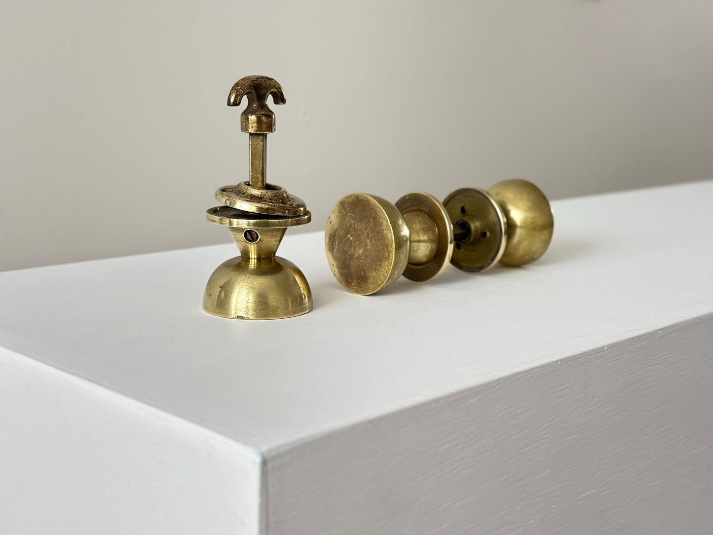 1950s - Solid brass vintage geometric door knobs with modernist design and patina