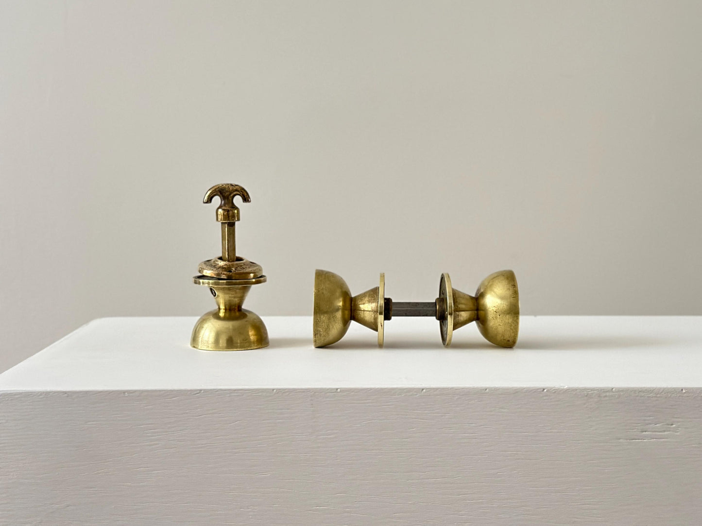 1950s - Solid brass vintage geometric door knobs with modernist design and patina