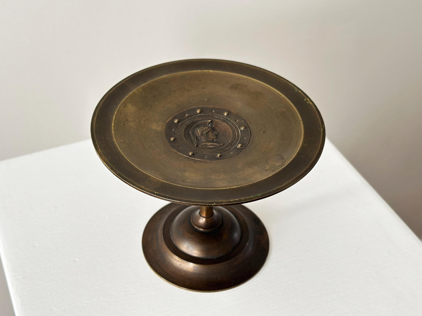 19th Century – Antique bronze roman tazza with detailed roman relief