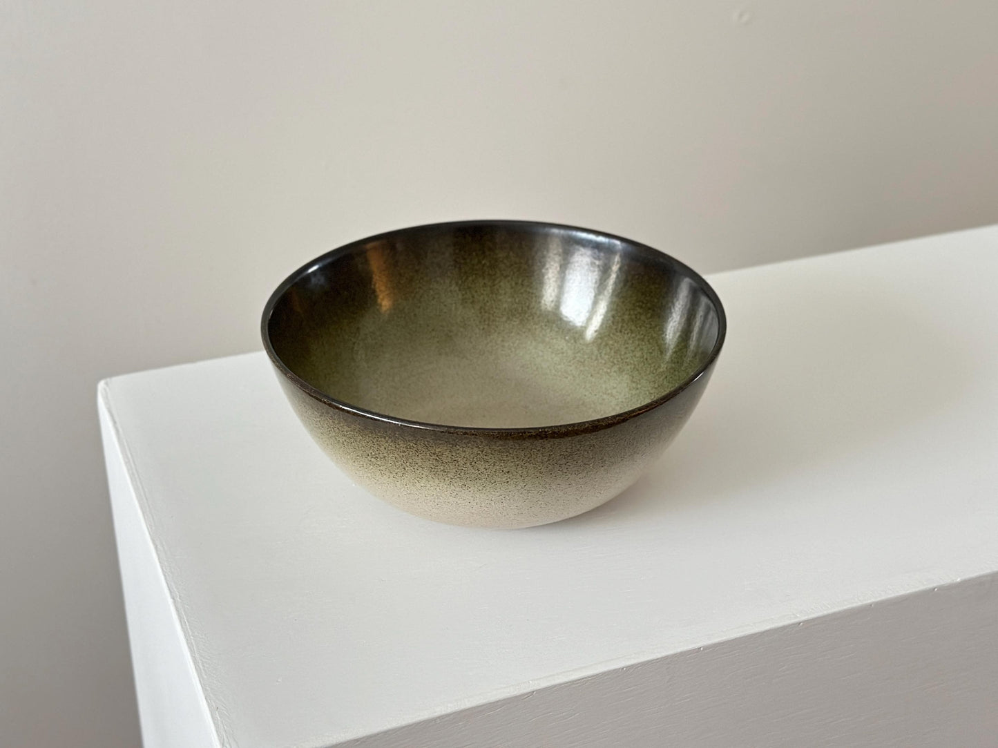 1950s – Heath ceramics Sea and Sand Ombre green 8" bowl