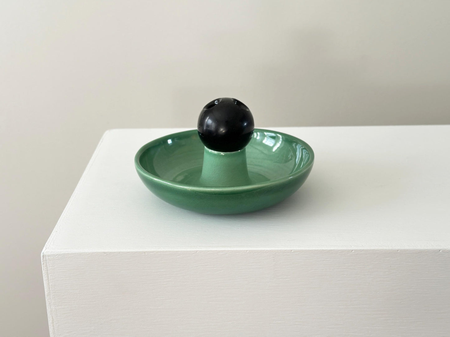 1950 – Rookwood prototype ashtray with bakelite snuffer