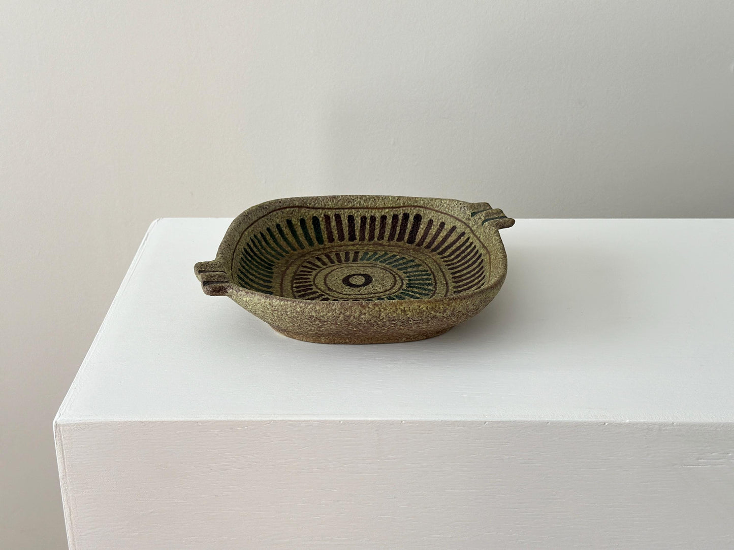 1960s – Alvino Bagni ceramic ashtray with sunburst design