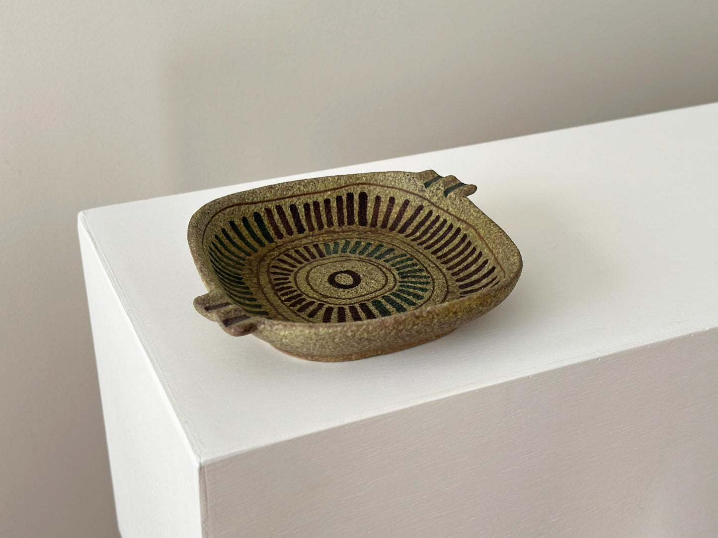 1960s – Alvino Bagni ceramic ashtray with sunburst design