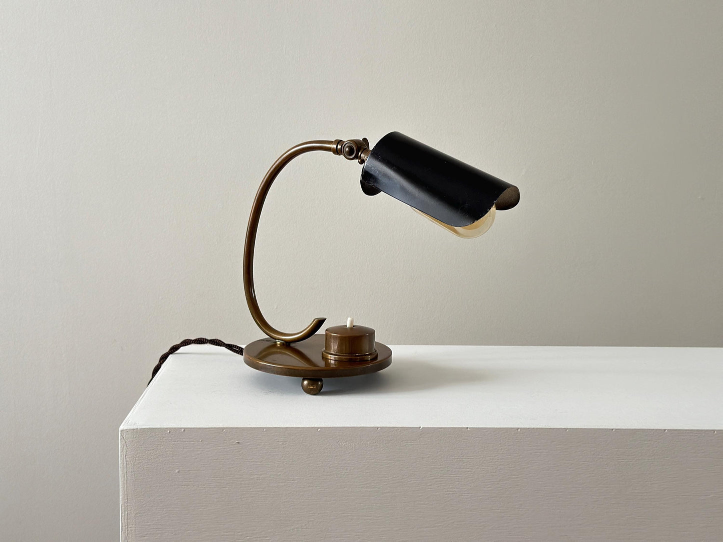 1930s – Art Deco adjustable brass industrial table lamp