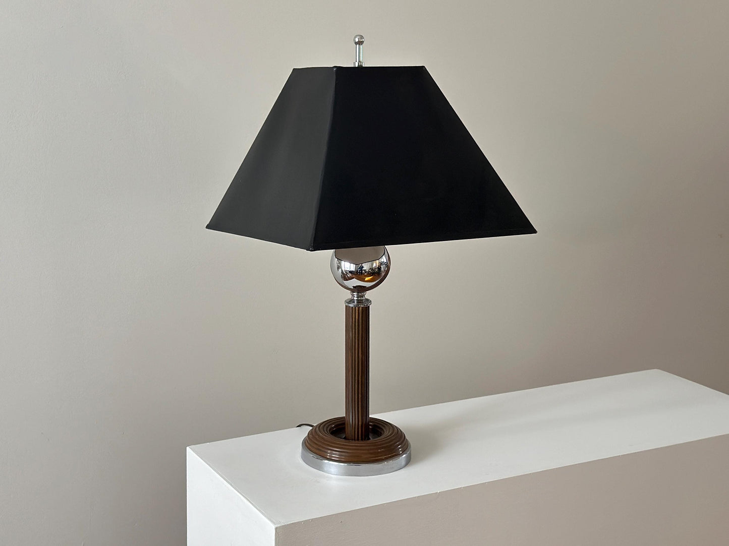 1930s – Art Deco Worlds Fair Saturn lamp
