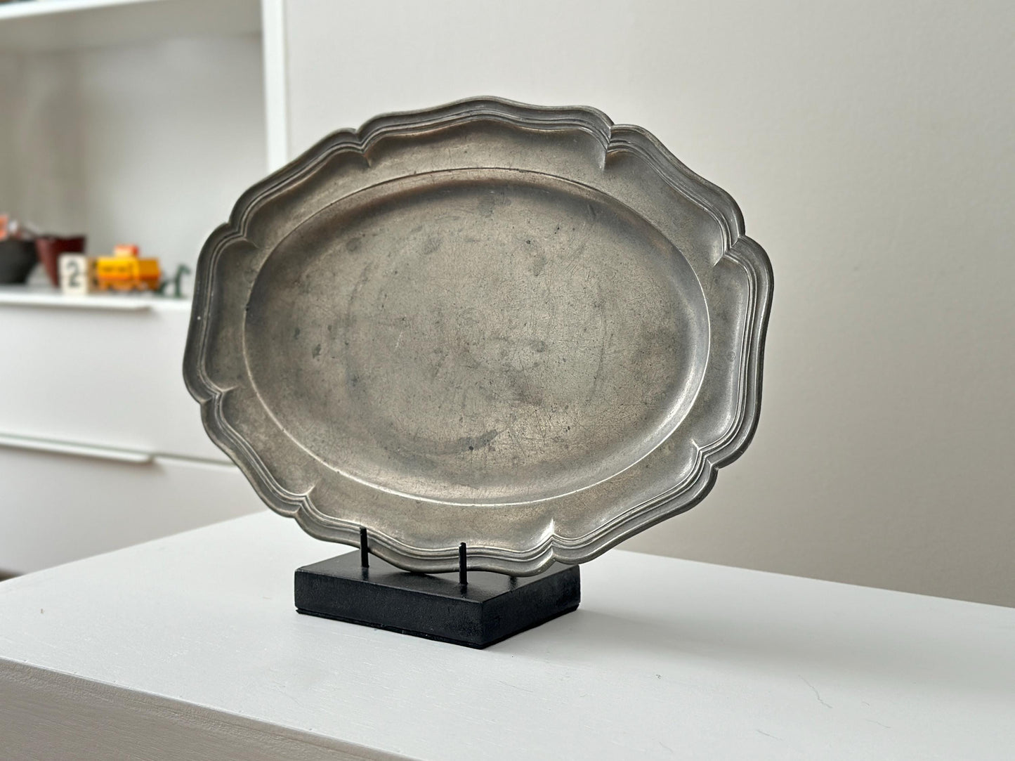 18th Century – Antique pewter oblong wavy edge charger with touchmarks