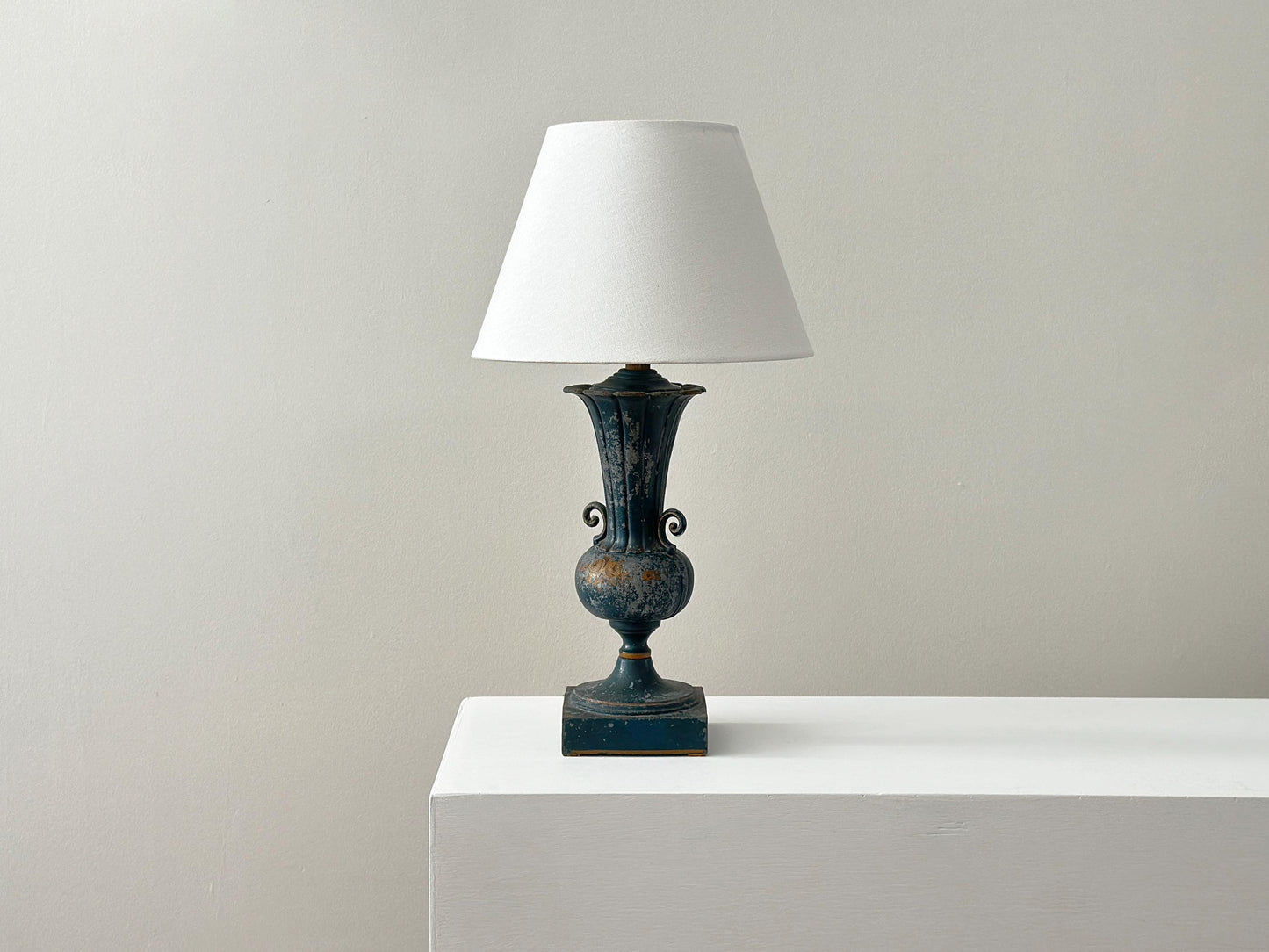 Vintage painted urn table lamp with scroll handles
