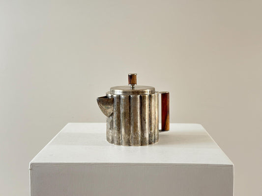 1928 – Ilonka Karasz bauhaus nickel silver plated teapot