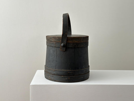 19th Century – Signed CH antique lidded firkin from Hingham with old dark green paint