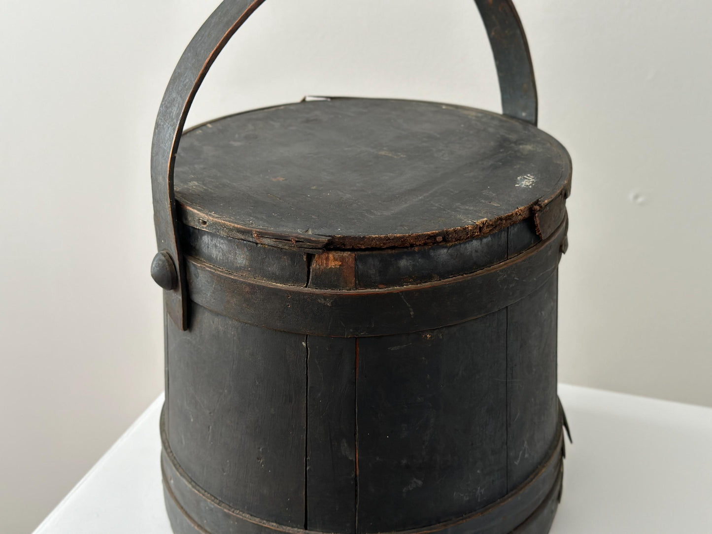 19th Century – Signed CH antique lidded firkin from Hingham with old dark green paint