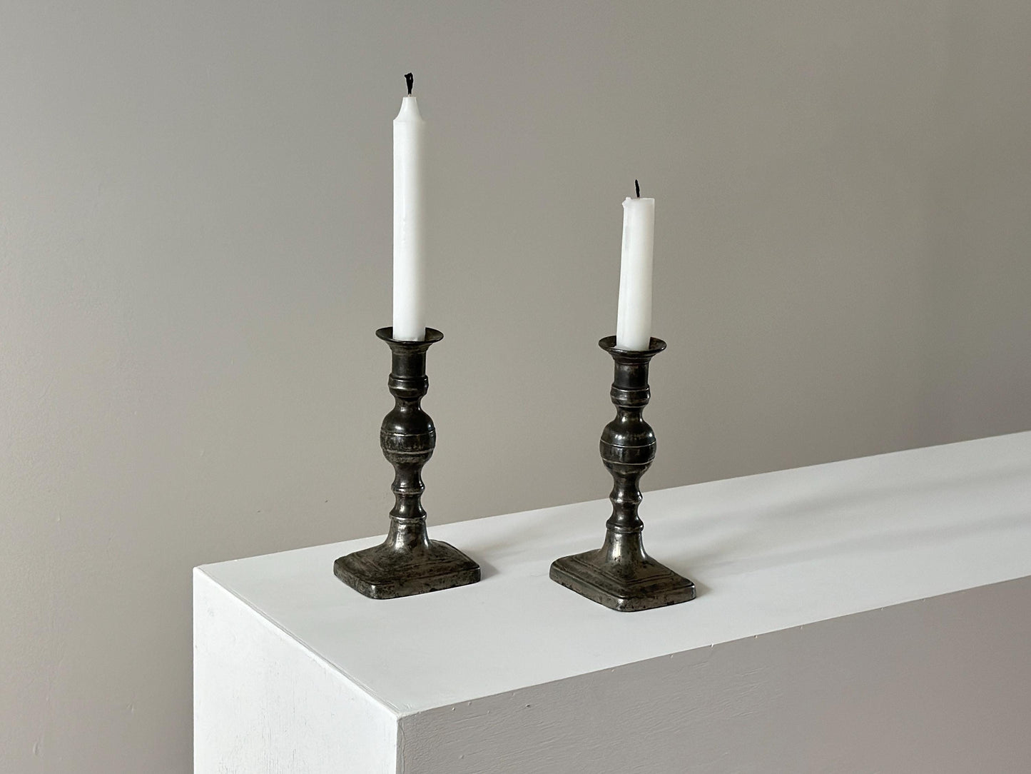 18th Century – Pair of english pewter candlesticks with crowned X, rustic and primitive