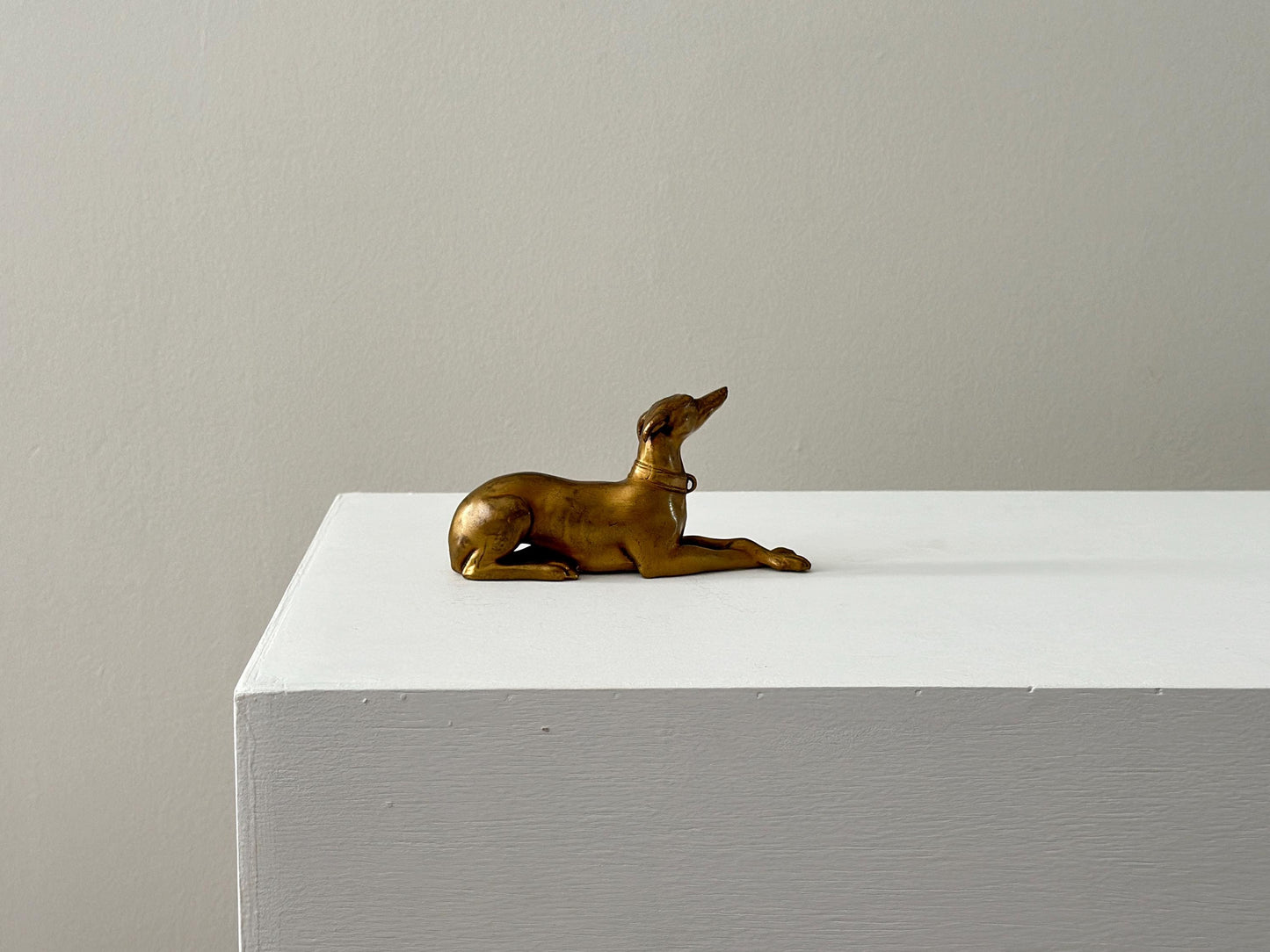 1930s – Golden bronze finished metal whippet dog figure, small sculpture, by Jennings Brothers