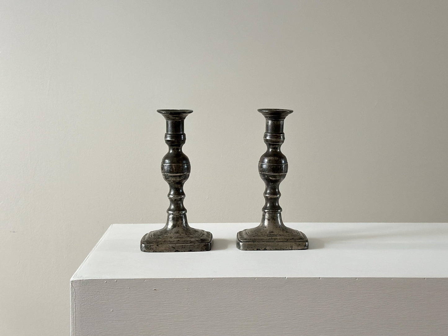 18th Century – Pair of english pewter candlesticks with crowned X, rustic and primitive