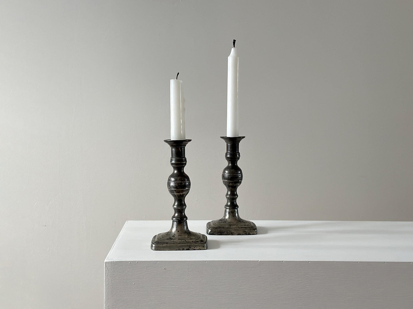 18th Century – Pair of english pewter candlesticks with crowned X, rustic and primitive