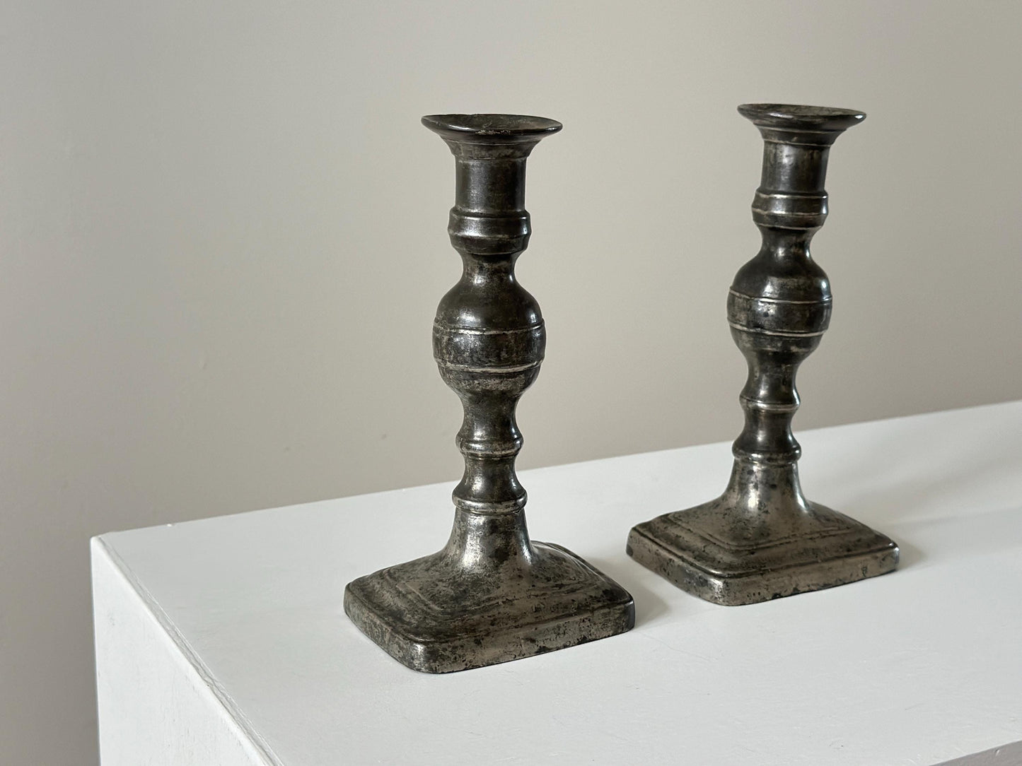 18th Century – Pair of english pewter candlesticks with crowned X, rustic and primitive