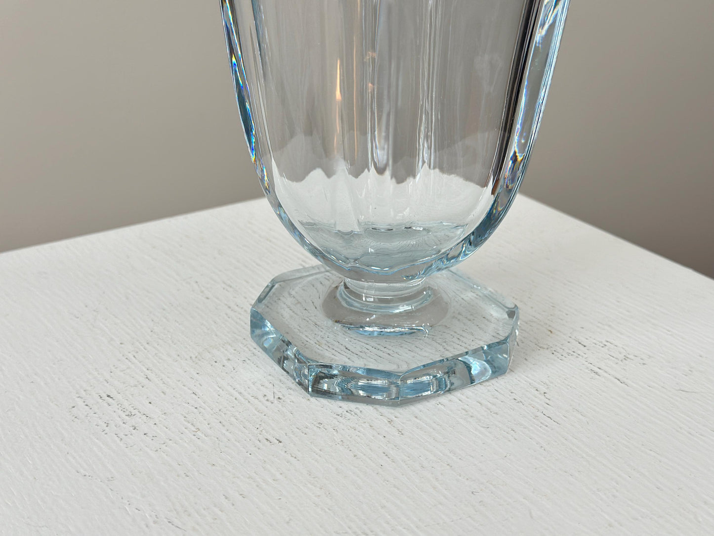 1950s – Large blue tinted crystal vase by Strömbergshyttan