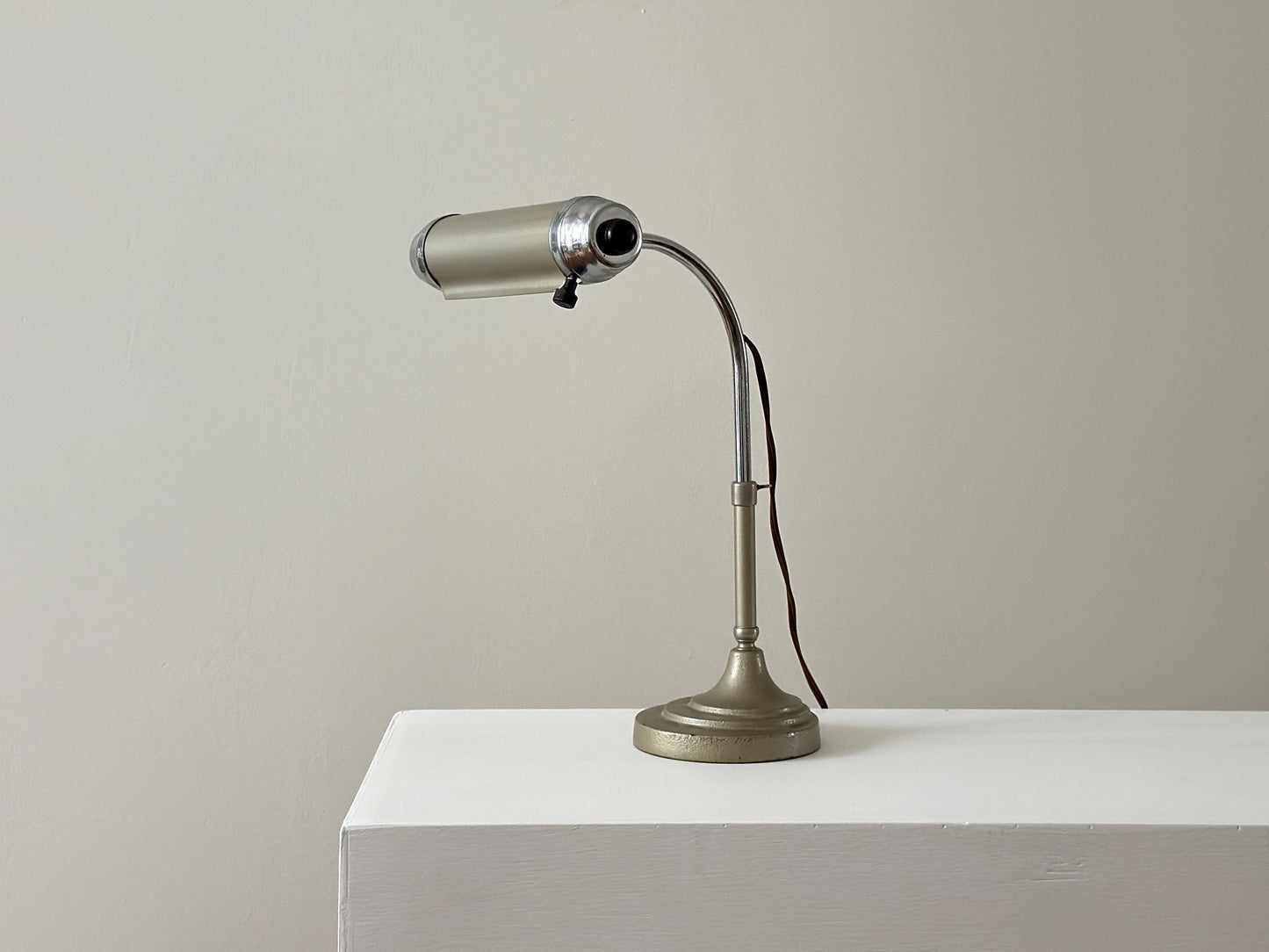 1930s – Adjustable Art Deco task desk lamp with streamline design